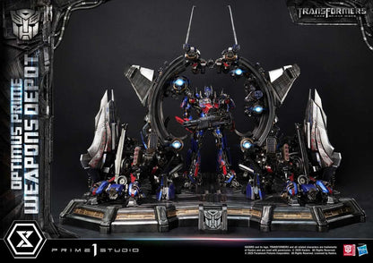 Transformers: Dark of the Moon (Film) Museum Masterline Statue Optimus Prime Weapons Depot Bonus Version 127 cm