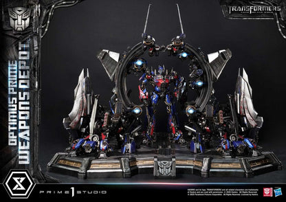 Transformers: Dark of the Moon (Film) Museum Masterline Statue Optimus Prime Weapons Depot 127 cm