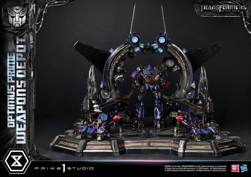 Transformers: Dark of the Moon (Film) Museum Masterline Statue Optimus Prime Weapons Depot 127 cm