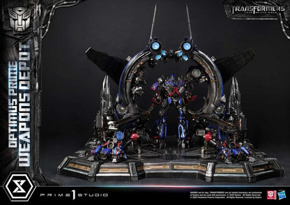 Transformers: Dark of the Moon (Film) Museum Masterline Statue Optimus Prime Weapons Depot 127 cm
