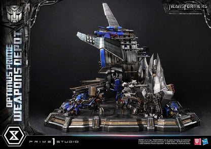 Transformers: Dark of the Moon (Film) Museum Masterline Statue Optimus Prime Weapons Depot 127 cm