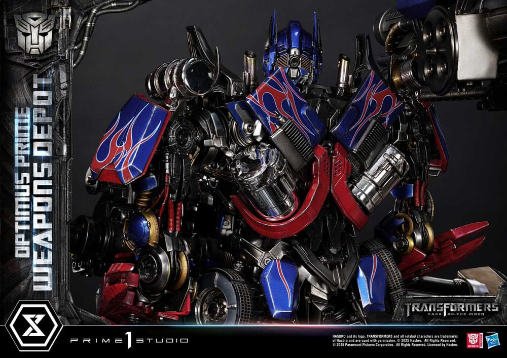Transformers: Dark of the Moon (Film) Museum Masterline Statue Optimus Prime Weapons Depot 127 cm